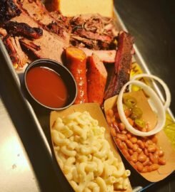 Mac’s Bar-B-Que & Catering
