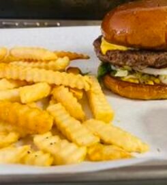 Reds Bar B Que-Boat Club