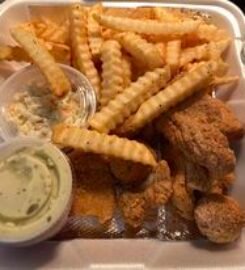 Reds Bar B Que-Boat Club