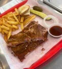 Reds Bar B Que-Boat Club